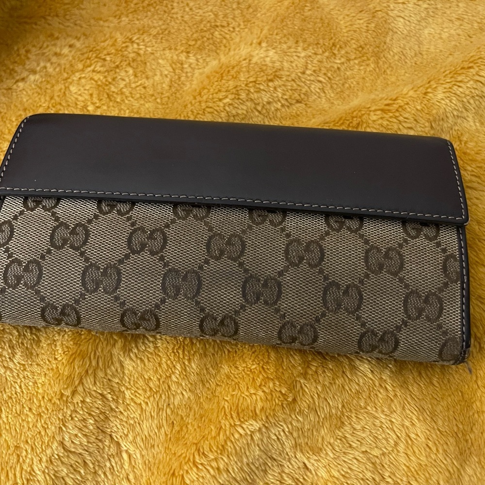 Used authentic Gucci and wallet bundle